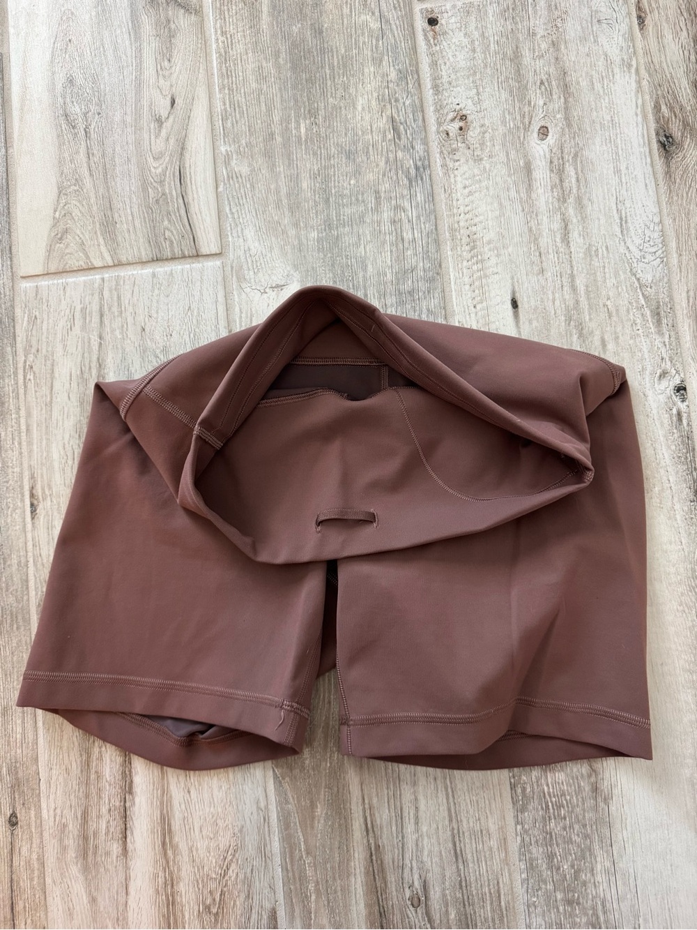 Lululemon Wunder Train High-Rise Short 6"
Dark Oxide Size 8 NWOT - Picture 8 of 13